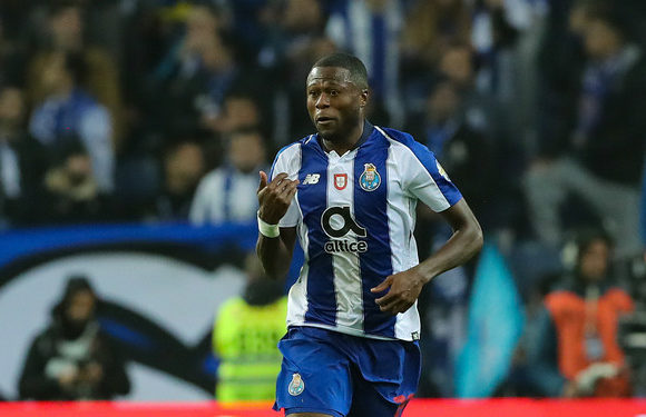 Un temps de jeu revu à la hausse pour Mbemba ?