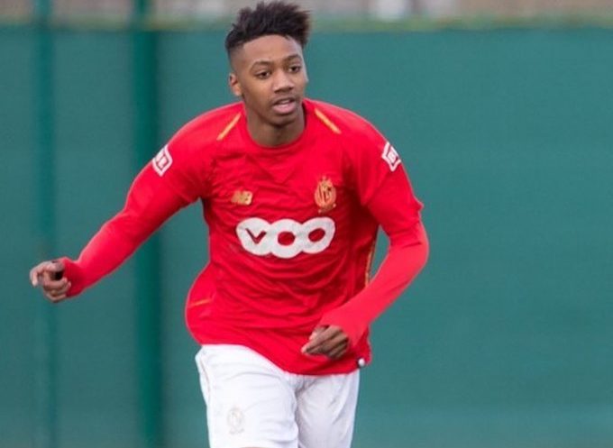 Michel-Ange Balikwisha et Nteli chez les pros